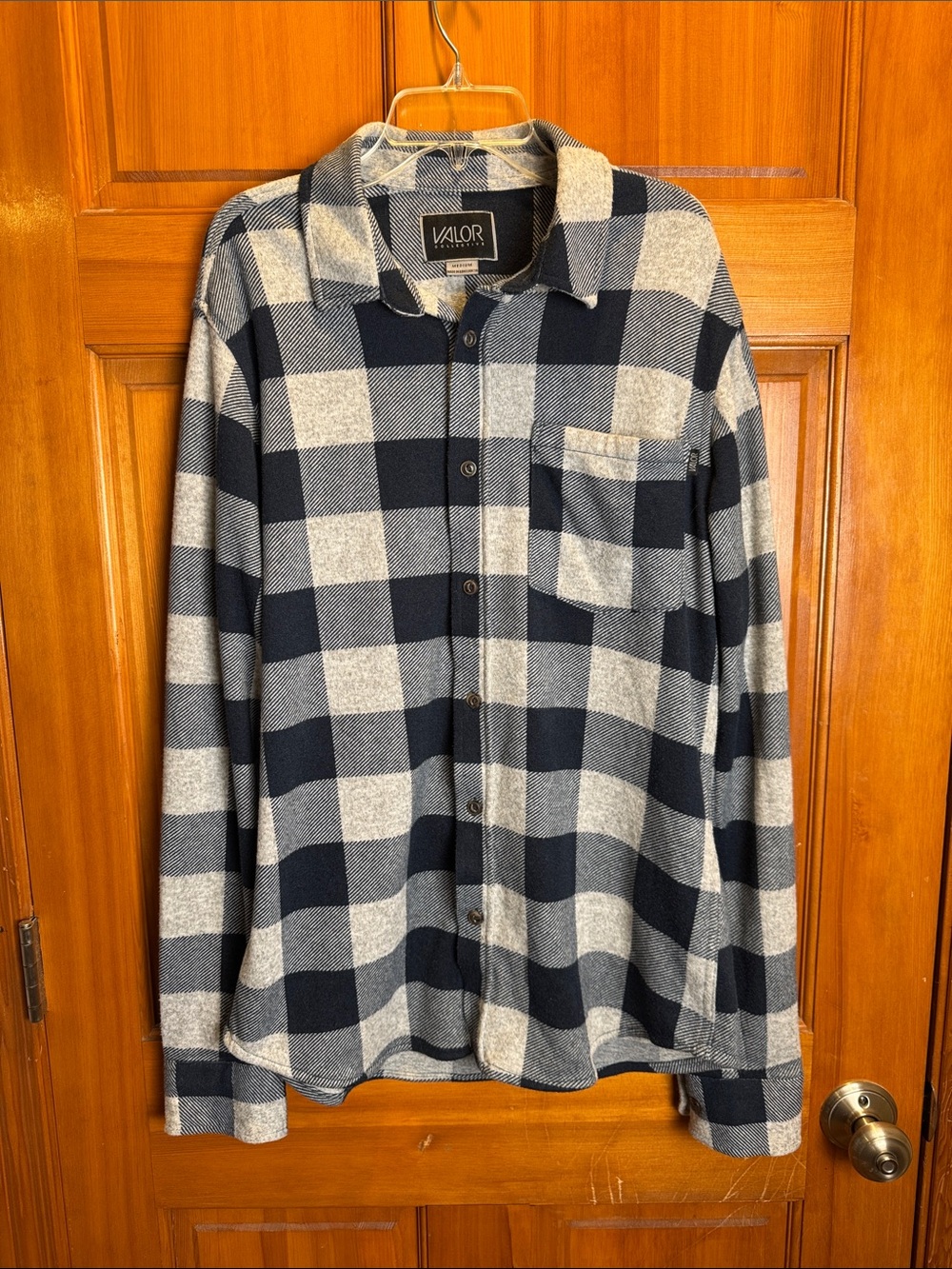 Valor Collective Men's Soft Flannel Navy & Grey Button-Down Shirt Size Medium